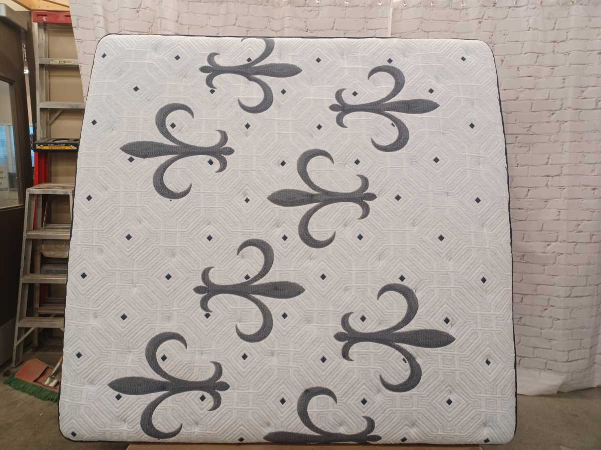 Stearns & Foster® Estate Pillow Top Lyanna 15 inch Mattress - King - Gallery Image 4